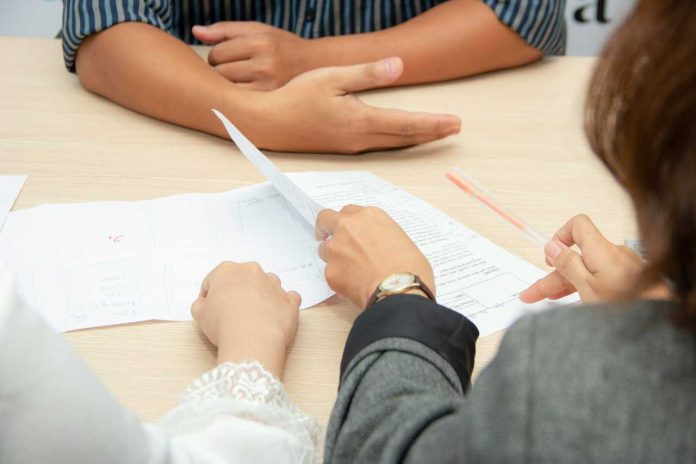 Sentencia obliga a empresa a pagar diferencia salarial a una empleada por no aplicarle el convenio colectivo