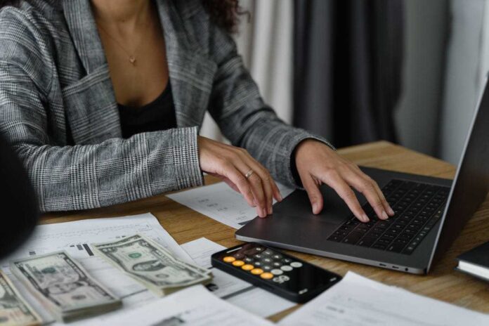 Anticipos Salariales en el Marco Laboral Español Anticipos Salariales en el Marco Laboral Español: Regulación, Derechos y Procedimientos según el Estatuto de los Trabajadores